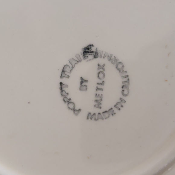 Lot of 5 Metlox California Poppytrail Red Rooster Salad Plates and Dessert Bowls - Picture 13 of 15